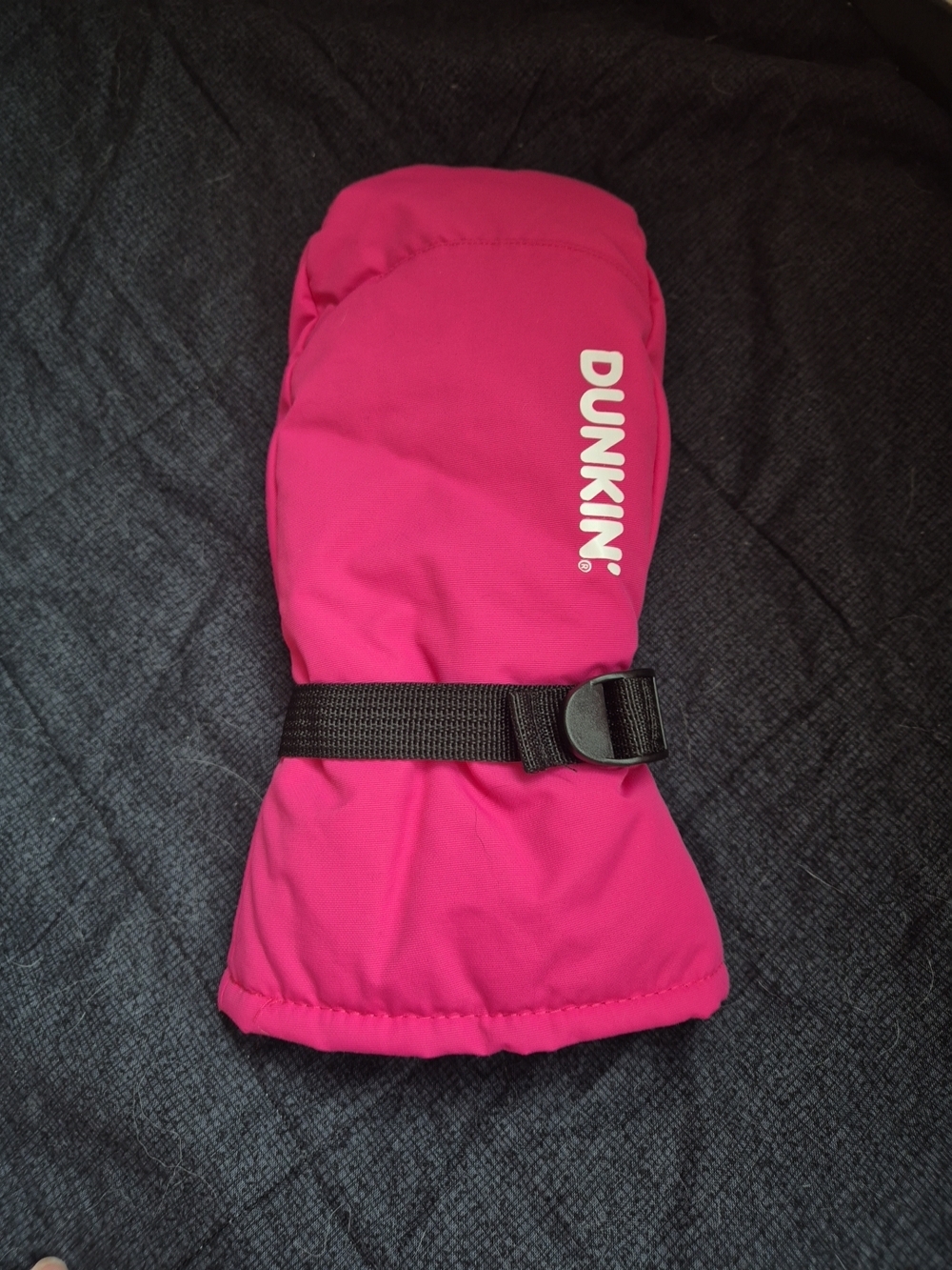 Official Dunkin' Donuts 2026 Limited Pink Iced Coffee Mitten Glove Merch